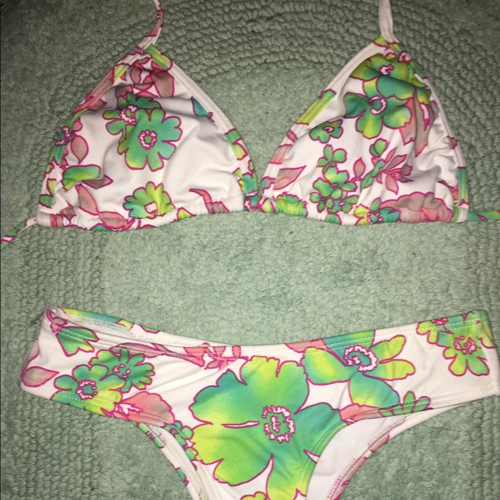 BRAZILLIAN FLOWERED BIKINI SET